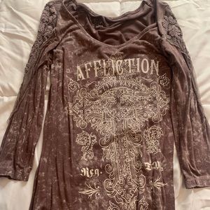 Affliction quarter sleeved